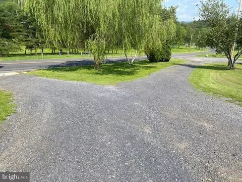 20 Springwood Dr, Mcclure, PA 17841 photo 9