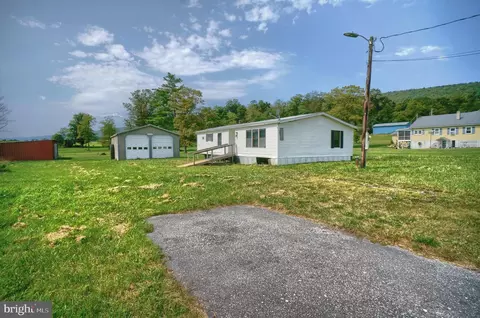 131 Country Ln, Mcveytown, PA 17051