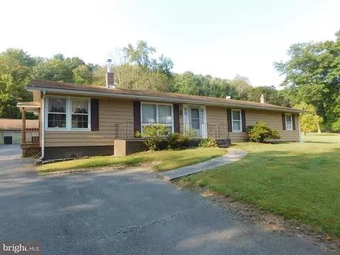 386 Hoffman Rd, Mcclure, PA 17841