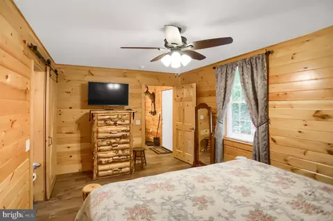 Bedroom - 425 Bald Eagle Ln, Mcclure, PA 17841 photo 4 of 7