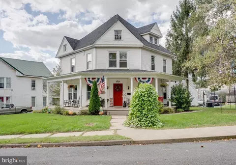 219 4th Ave, Burnham, PA 17009