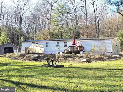 40 Evergreen Trl, Milroy, PA 17063