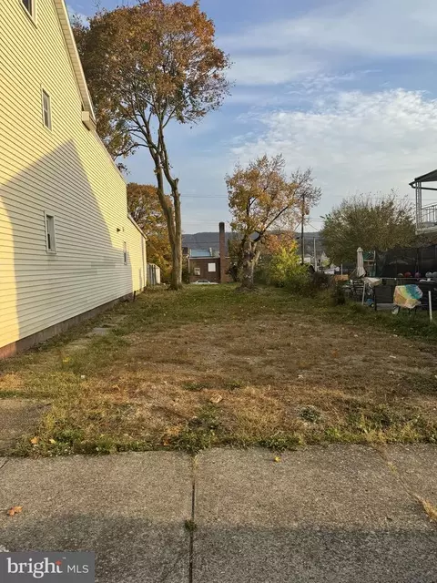 114 W 4th St, Lewistown, PA 17044