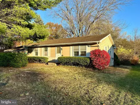 180 Hillside Dr, Reedsville, PA 17084