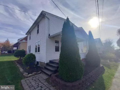 111 Edgewater Ave, Lewistown, PA 17044