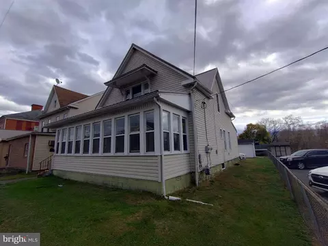 522 W Fourth St, Lewistown, PA 17044