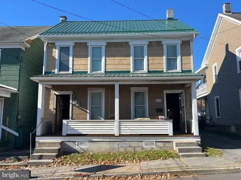 320-322 Bratton Ave, Lewistown, PA 17044