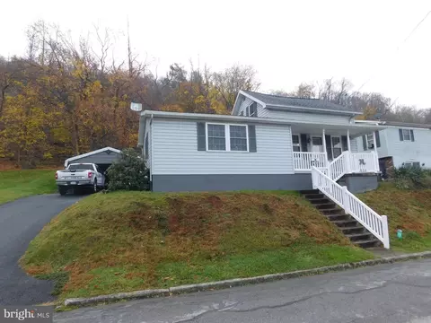 634 Highland Ave, Burnham, PA 17009