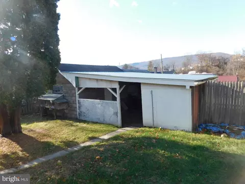 Exterior - 413 E Freedom Ave, Burnham, PA 17009 photo 2 of 2