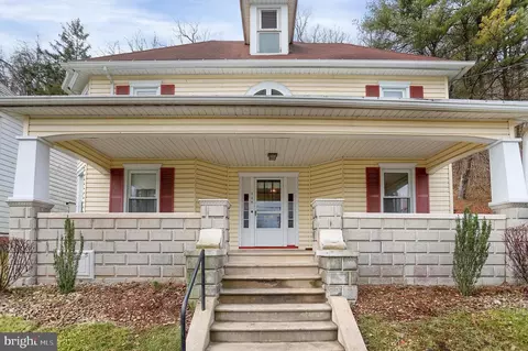 204 S Logan Blvd, Burnham, PA 17009