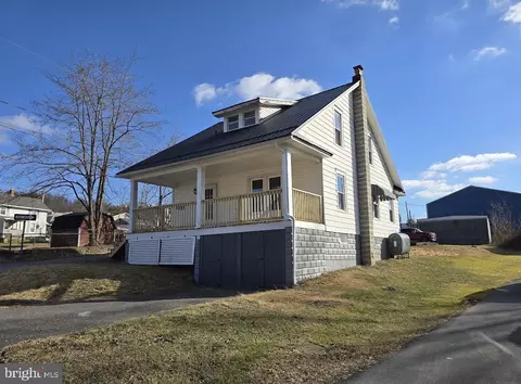 22 W Spanogle Ave, Lewistown, PA 17044