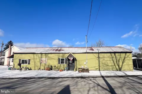 463 S Main St, Milroy, PA 17063