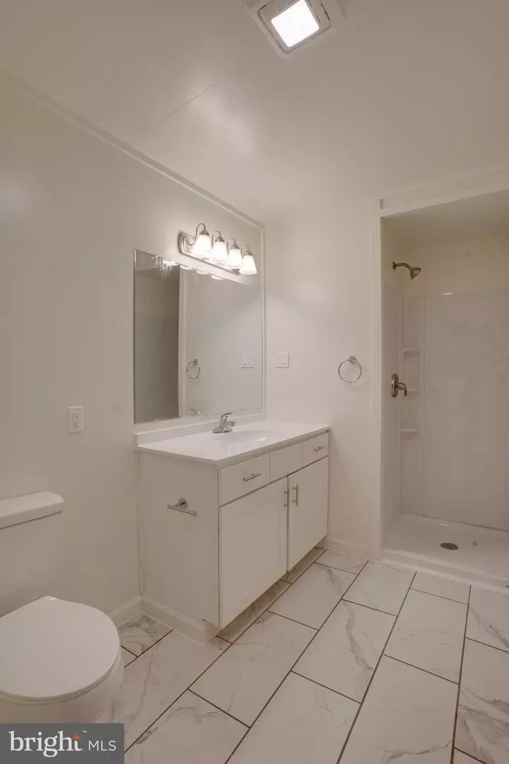Bath - 3014 Old Stage Rd, Lewistown, PA 17044 photo 5 of 7