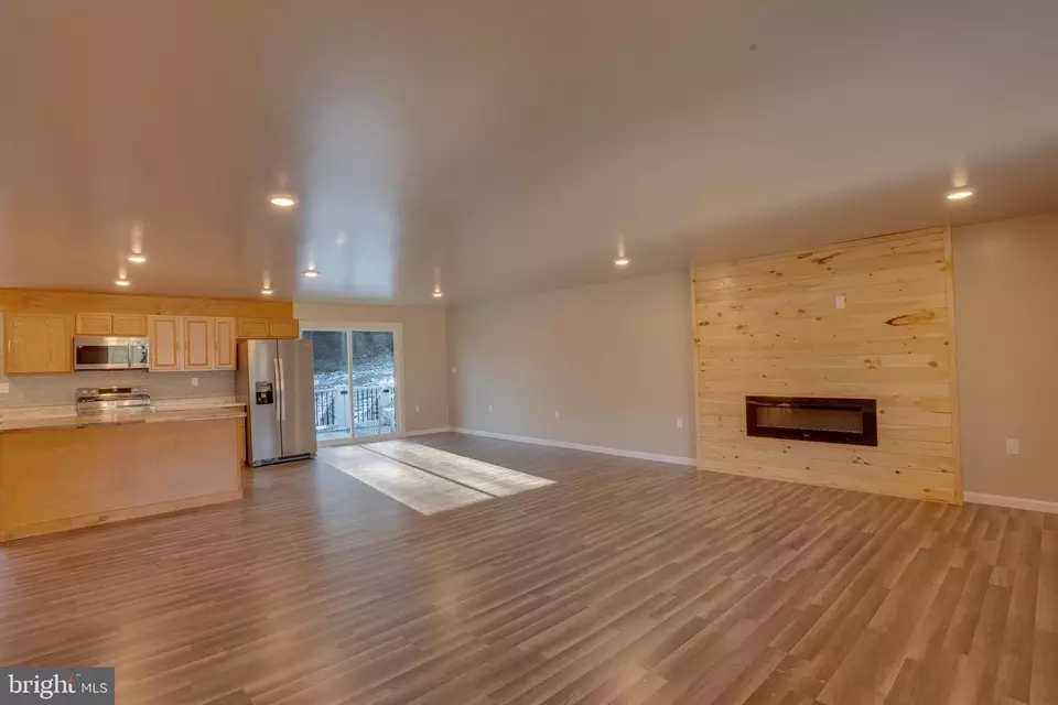 Living - 3014 Old Stage Rd, Lewistown, PA 17044 photo 3 of 8