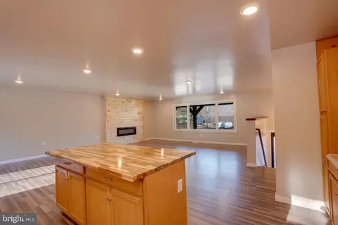 Living - 3014 Old Stage Rd, Lewistown, PA 17044 photo 1 of 8