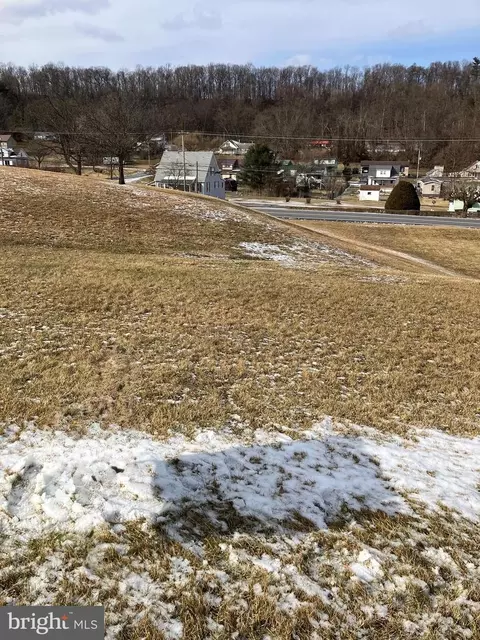 12 Somar Dr, Lewistown, PA 17044