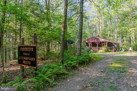 122 Treeleaf Rd, Milroy, PA 17063
