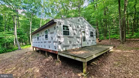 10 Blue Lick Ln, Lewistown, PA 17044