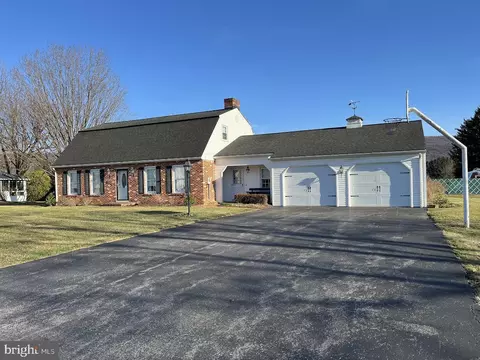 12 Poe St, Belleville, PA 17004