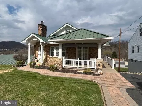 701 E Walnut St, Lewistown, PA 17044