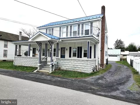 75 King St, Milroy, PA 17063