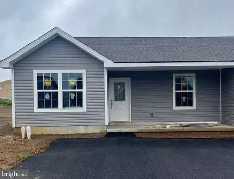 96 Pacific Ave, Milroy, PA 17063