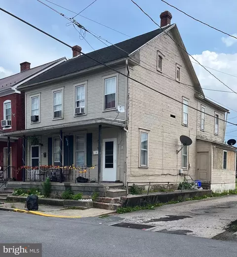 208 S 210 S Spruce St, Lewistown, PA 17044