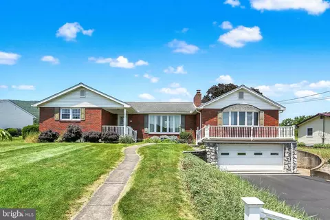 109 Ridgeview Dr, Lewistown, PA 17044