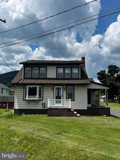 8685 E Back Mountain Rd, Milroy, PA 17063