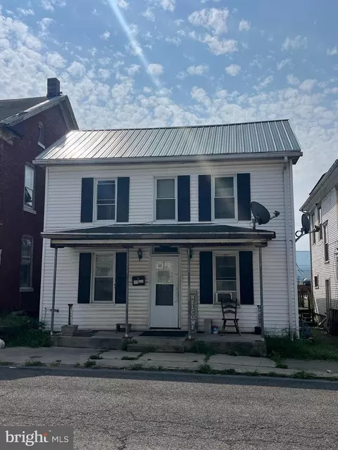 132 W 4th St, Lewistown, PA 17044