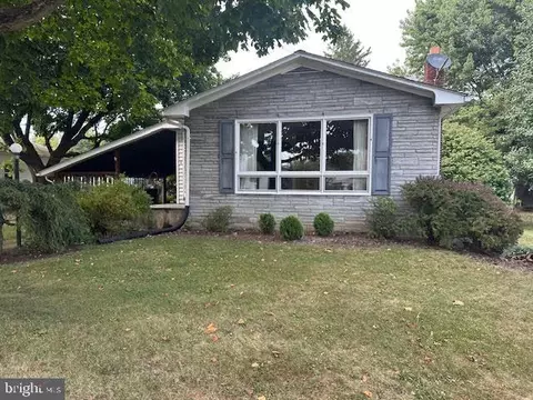 215 Broad St, Milroy, PA 17063