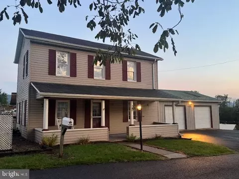 41 Monroe Aly, Lewistown, PA 17044