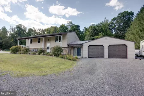 30 Breann Dr, Milroy, PA 17063