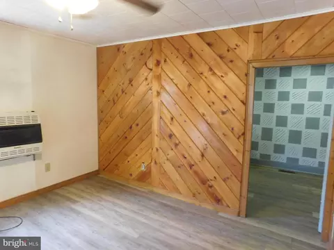 Living - 5 Barnett Ln, Mcclure, PA 17841 photo 2 of 2