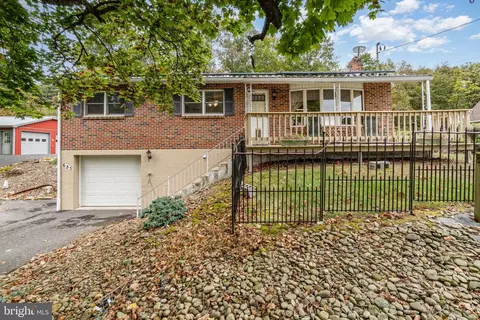 685 Dry Valley Rd, Lewistown, PA 17044