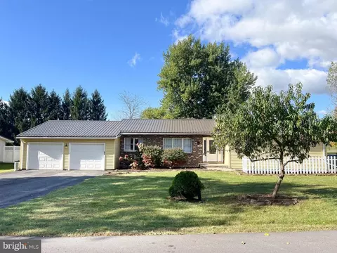 34 Cayuga Rd, Belleville, PA 17004