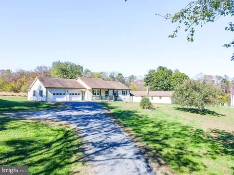 10 Flatland Rd, Lewistown, PA 17044