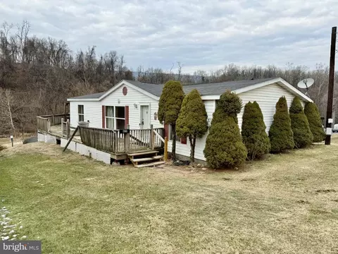 429 1st Ave, Burnham, PA 17009