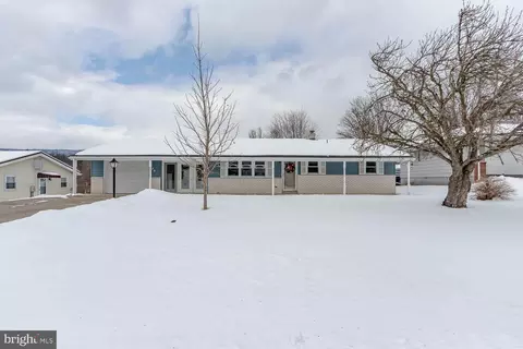 370 Summit Dr, Lewistown, PA 17044