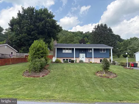 545 Summit Dr, Lewistown, PA 17044