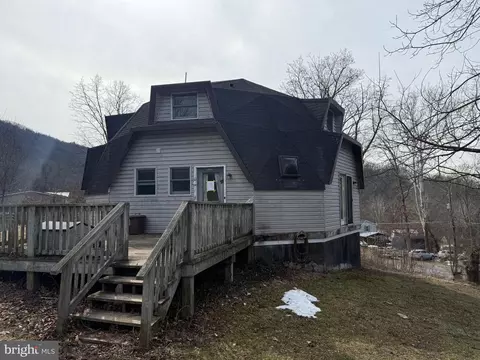 15 Lower Paradise Dr, Lewistown, PA 17044