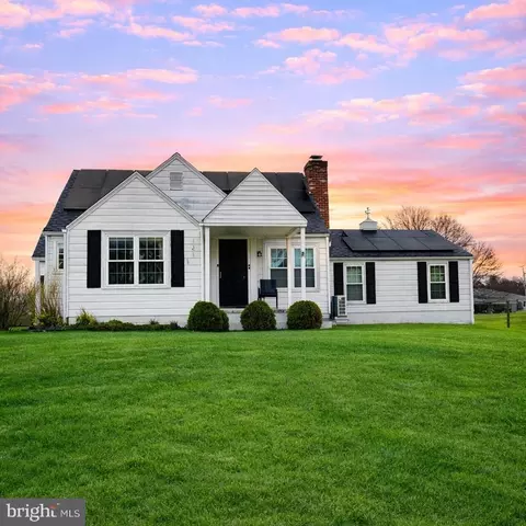 121 Queen St, Reedsville, PA 17084