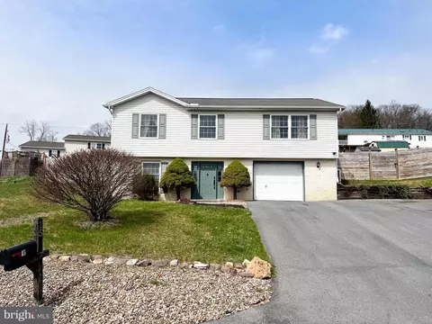 15 Birch Dr, Lewistown, PA 17044