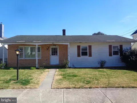 820 5th St W, Lewistown, PA 17044