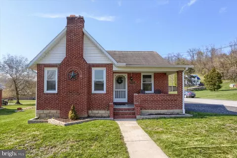 525 Harvard St, Lewistown, PA 17044