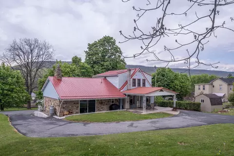 540 Wood St, Burnham, PA 17009