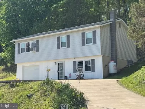 9 Pine Park Dr, Lewistown, PA 17044