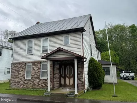 218 S Main St, Milroy, PA 17063