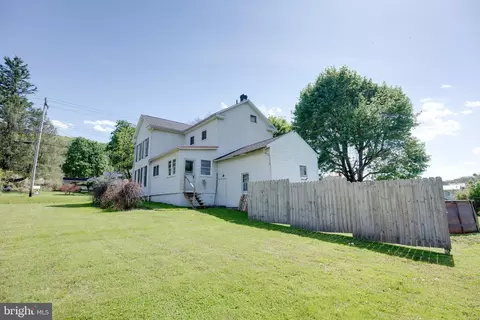 Exterior - 611 E Freedom Ave, Burnham, PA 17009 photo 3 of 5