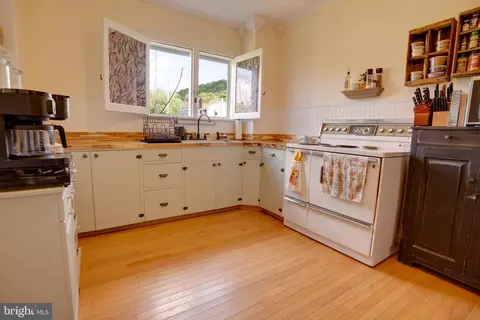 Kitchen - 611 E Freedom Ave, Burnham, PA 17009 photo 2 of 2